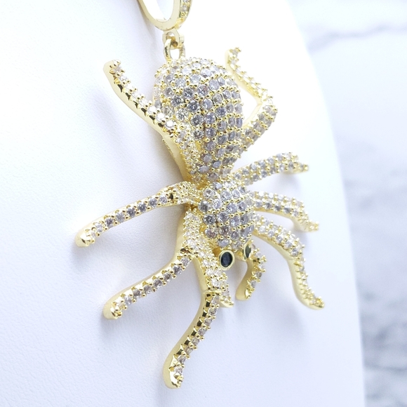 14K Gold Finish Spider + 20" Rope Chain - Picture 3 of 10